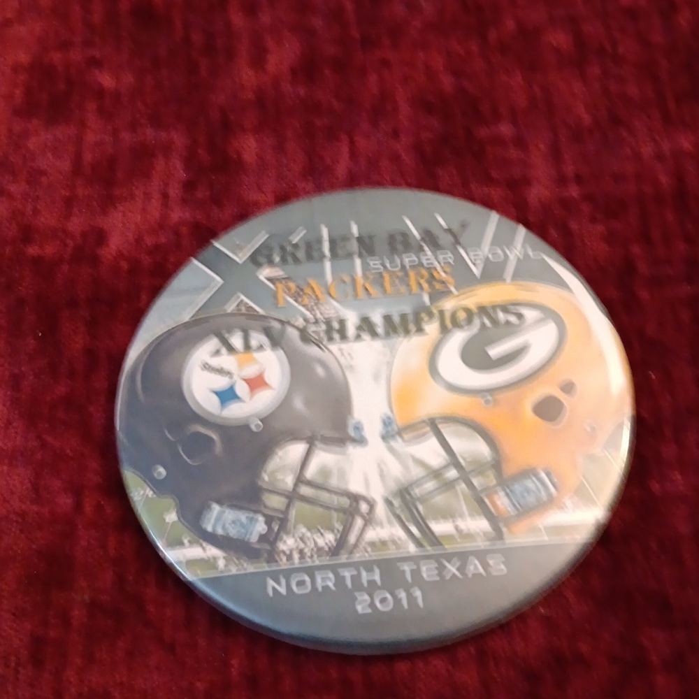 Green Bay Packers  XLV CHAMPIONS Super Bowl Button Pin